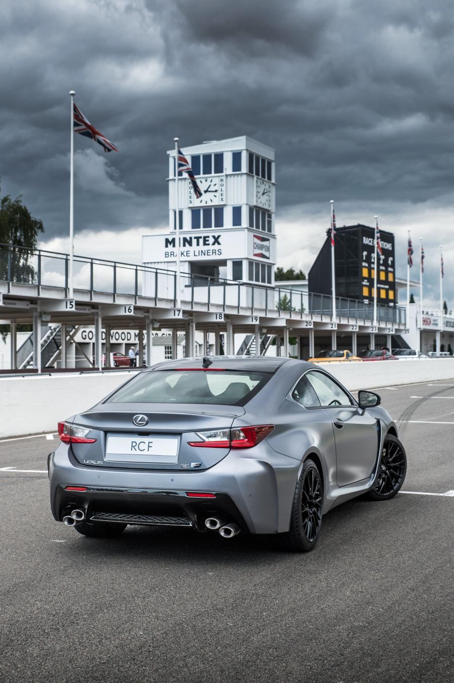  Lexus RC F 10th Anniversary Limited 2018 года  (UK) (фото 8 из 34)